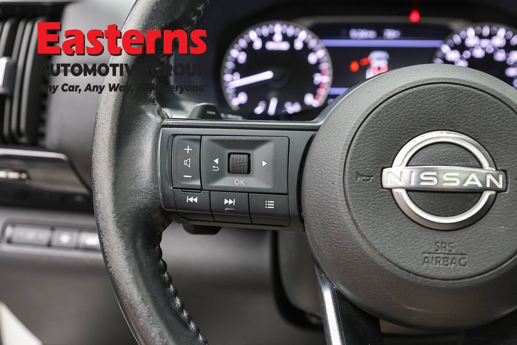 Used 2024 Nissan Pathfinder SV w/ SV Premium Package AWD/4WD image 15