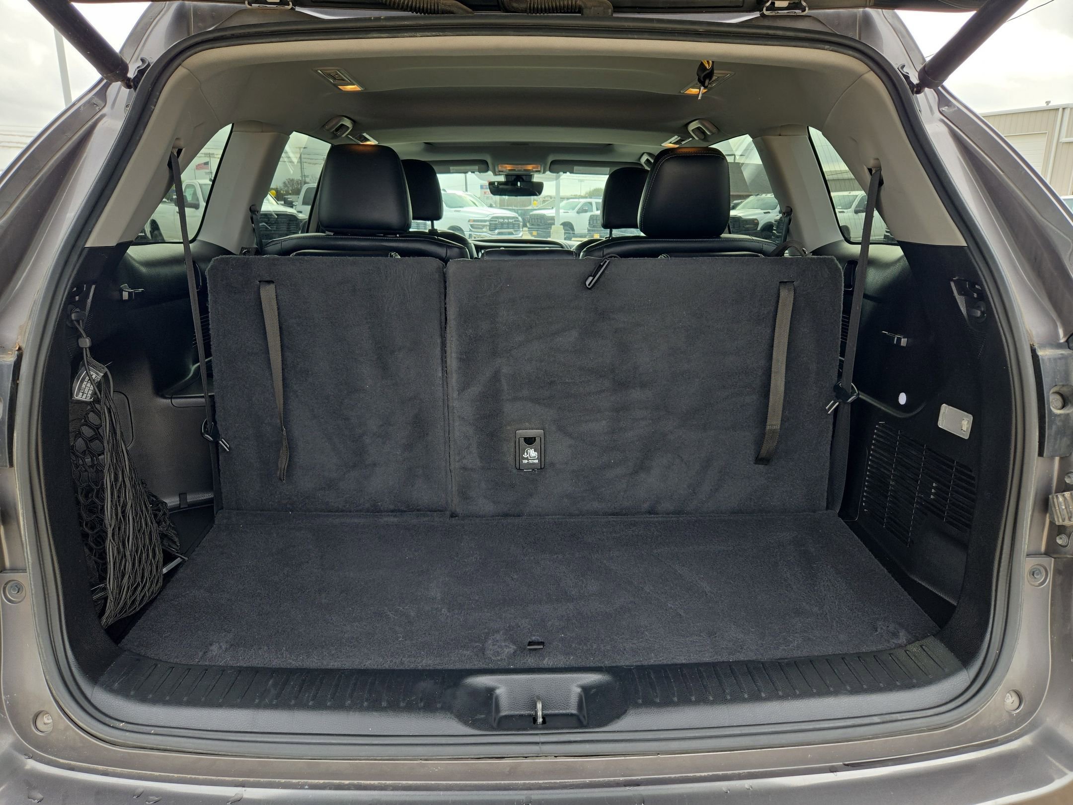 Used 2018 Toyota Highlander SE image 24