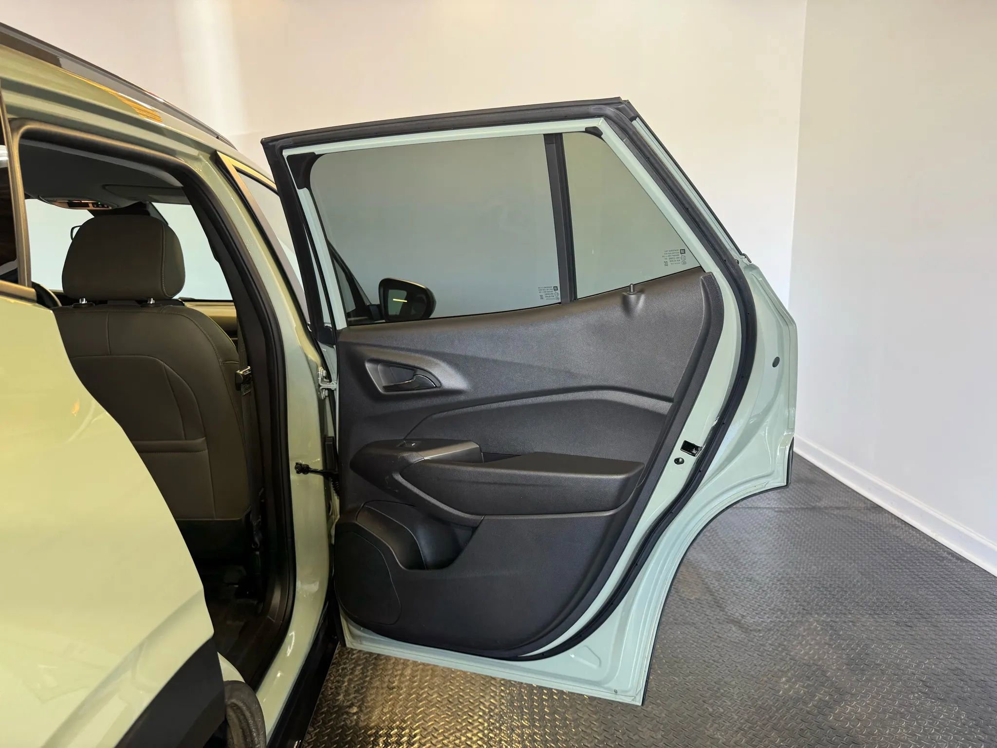 Used 2025 Chevrolet Trax ACTIV w/ Driver Confidence Package image 30