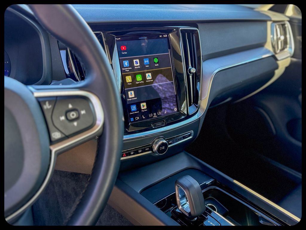 Used 2024 Volvo S60 B5 Core image 17