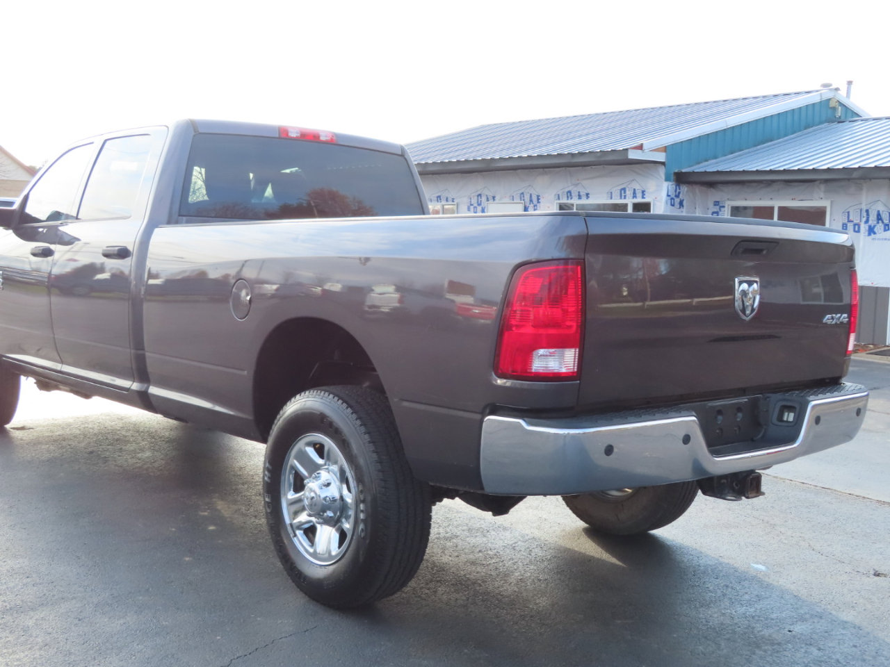 Used 2018 RAM 2500 Tradesman w/ Chrome Appearance Group image 16