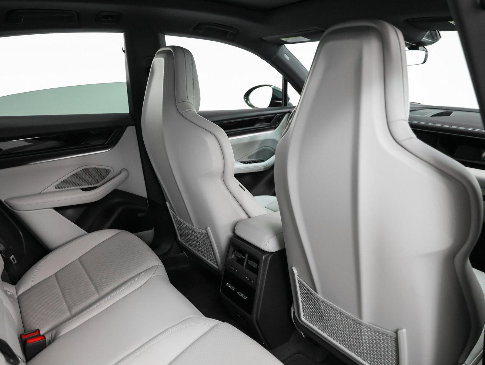 New 2025 Porsche Macan 4S Electric image 27