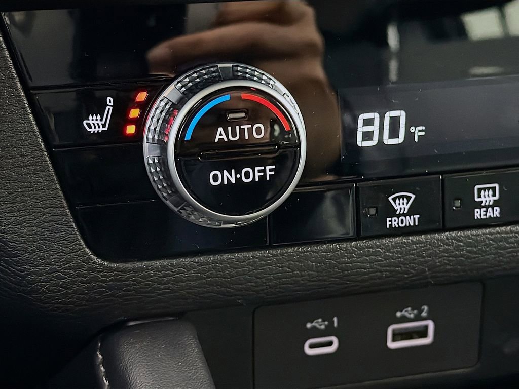 Used 2023 Mitsubishi Outlander SE image 24