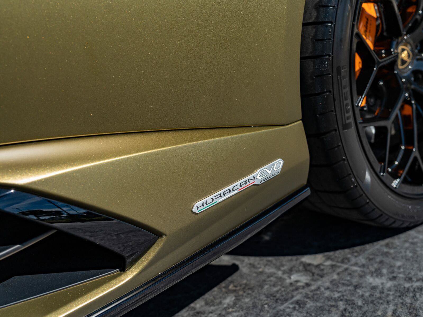 Used 2023 Lamborghini Huracan EVO RWD image 25