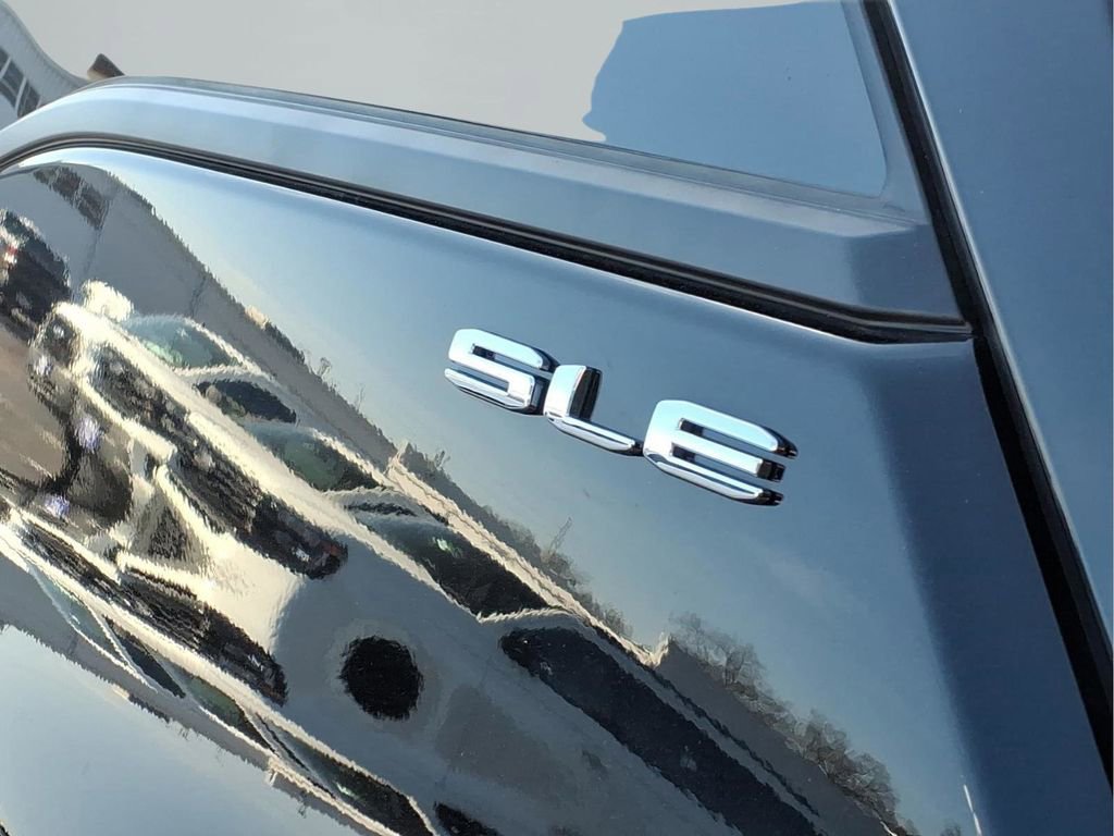 Used 2024 GMC Terrain SLE w/ Driver Convenience Package image 31