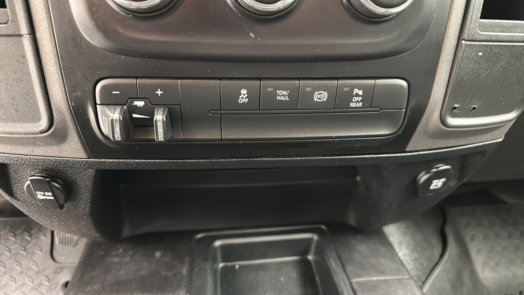 Used 2017 RAM 3500 Tradesman w/ Chrome Appearance Group AWD/4WD image 19