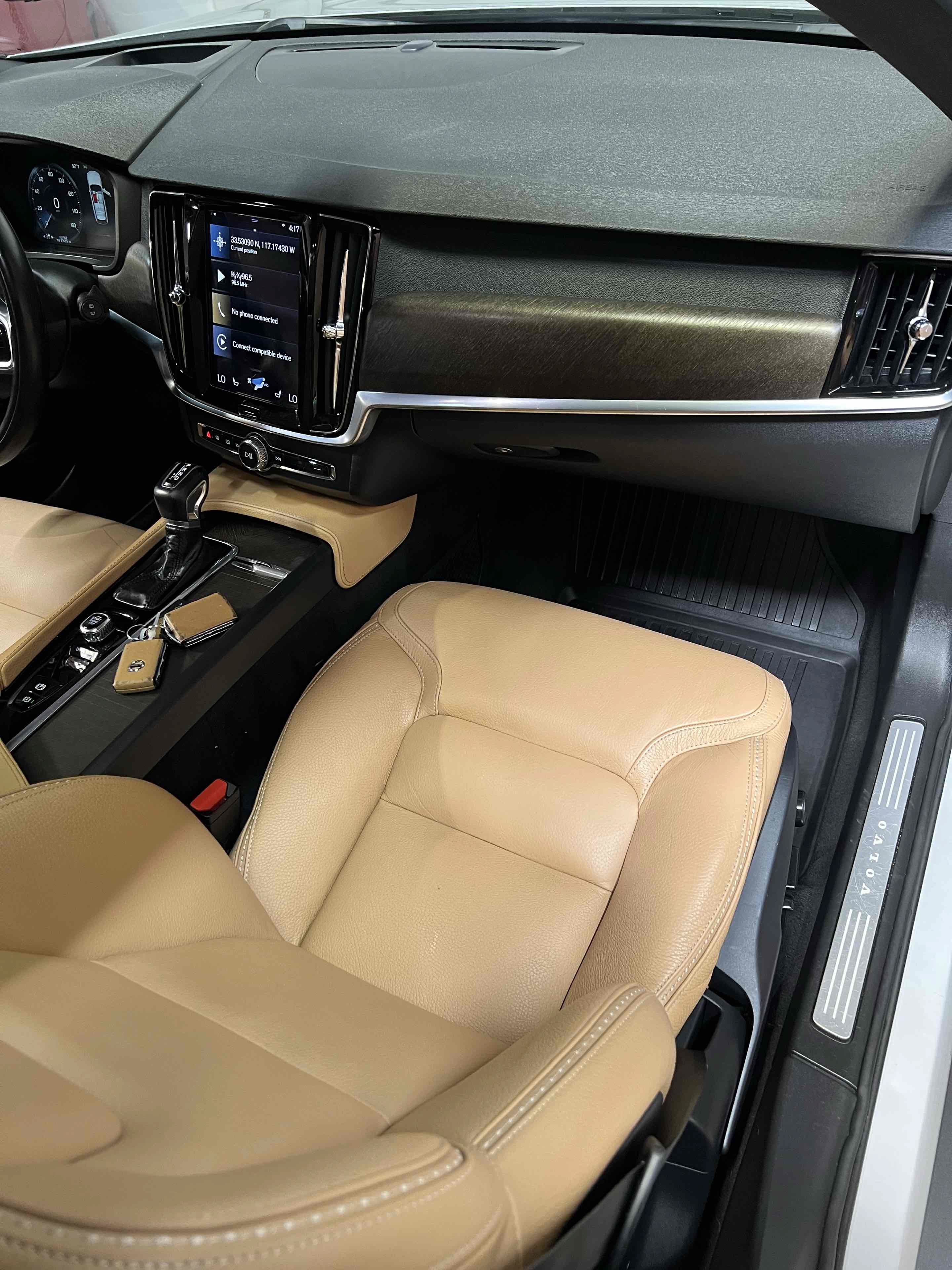 Used 2020 Volvo V90 T6 Cross Country AWD/4WD image 36