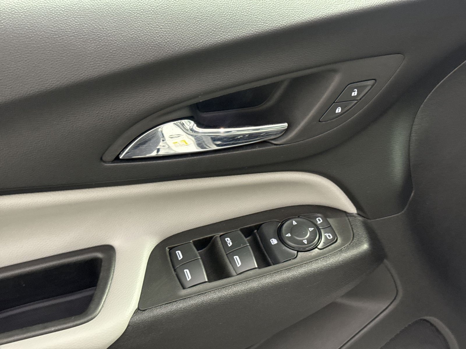 Used 2024 Chevrolet Equinox LS w/ LS Convenience Package AWD/4WD image 16