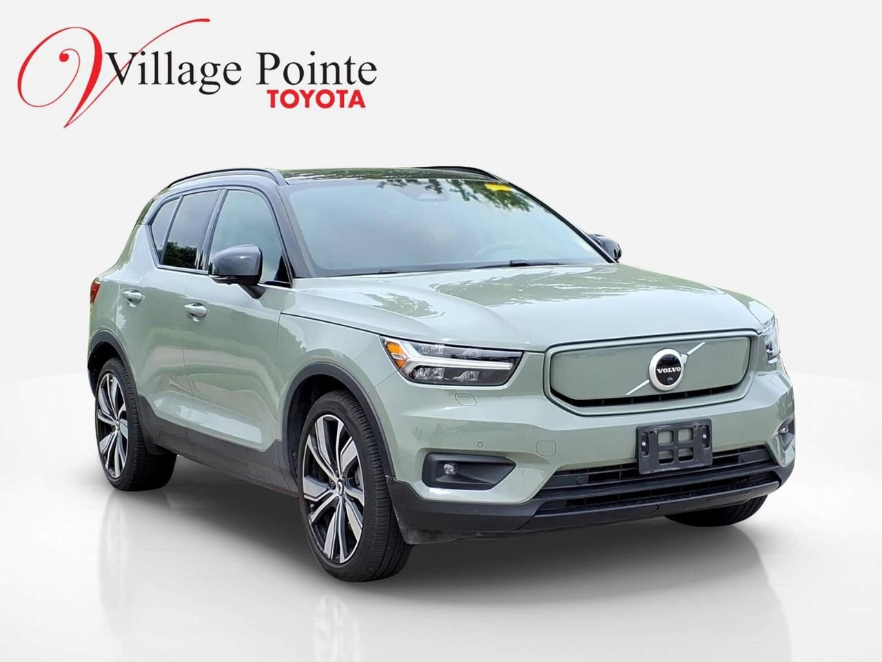 Used 2021 Volvo XC40 P8 Recharge w/ Advanced Package AWD/4WD image 3