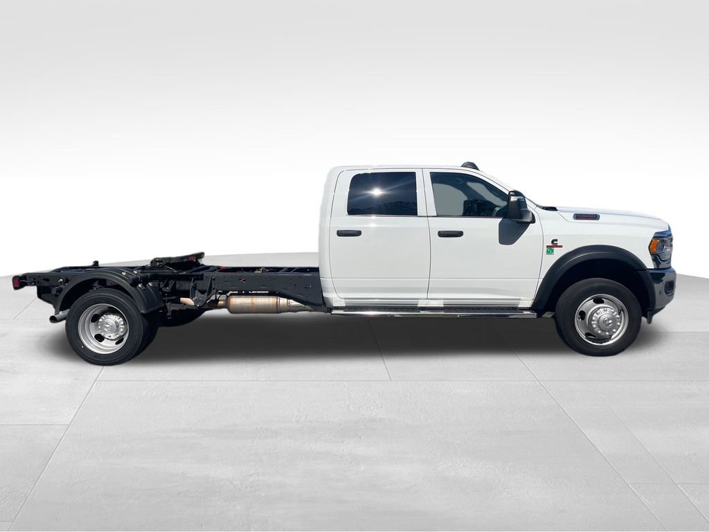 Used 2024 RAM 5500 Tradesman w/ Chrome Appearance Group image 4
