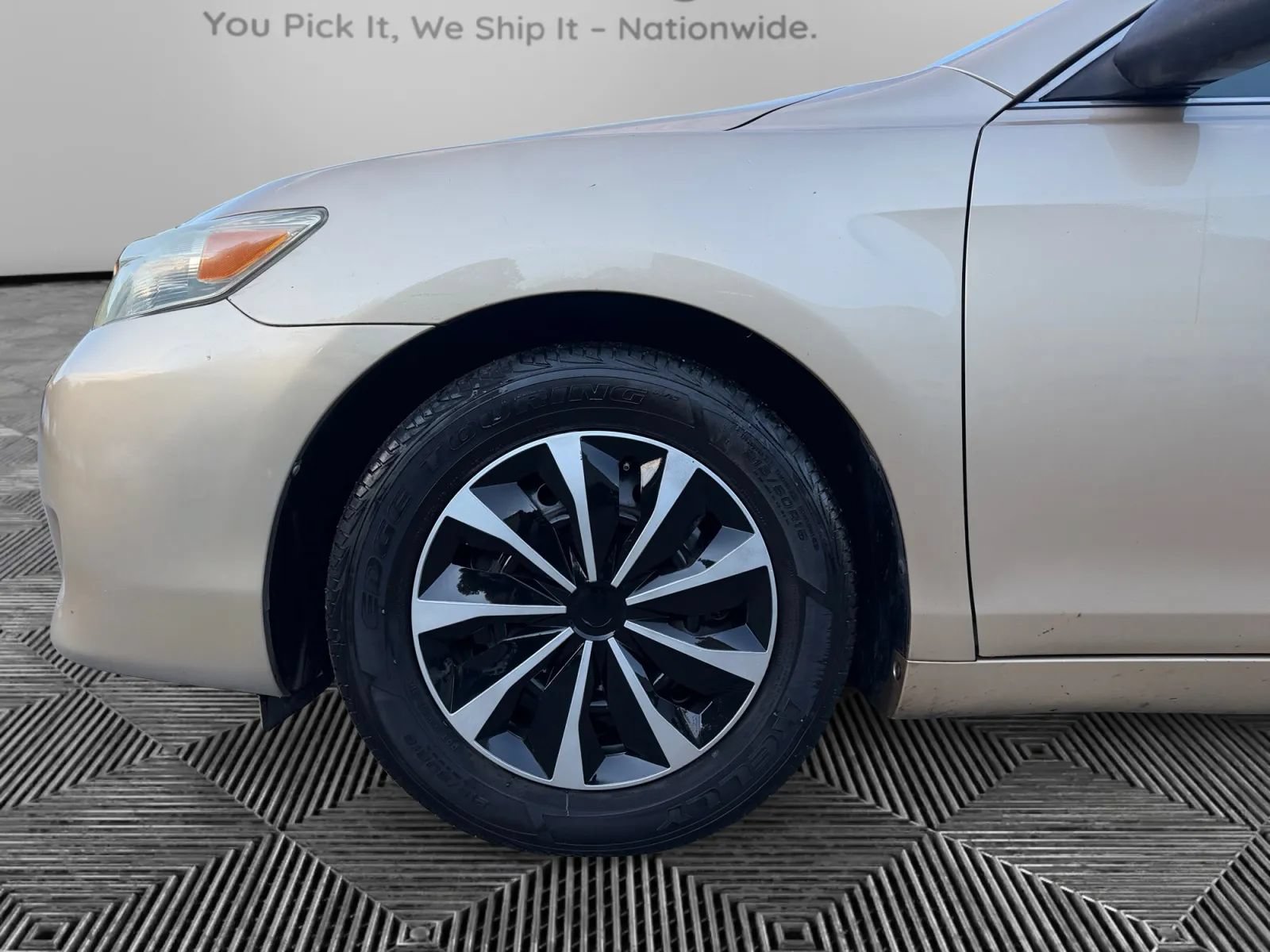 Used 2010 Toyota Camry LE FWD image 16