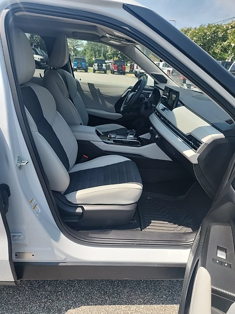Used 2025 Mitsubishi Outlander SE AWD/4WD image 15