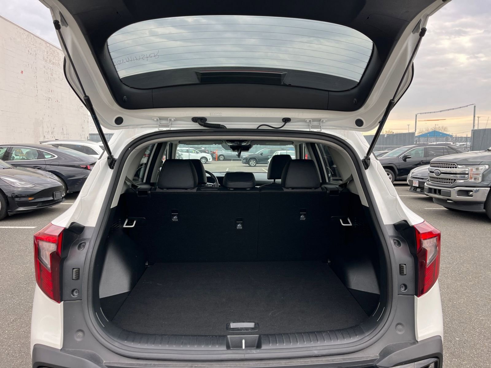 Used 2025 Kia Seltos S image 31