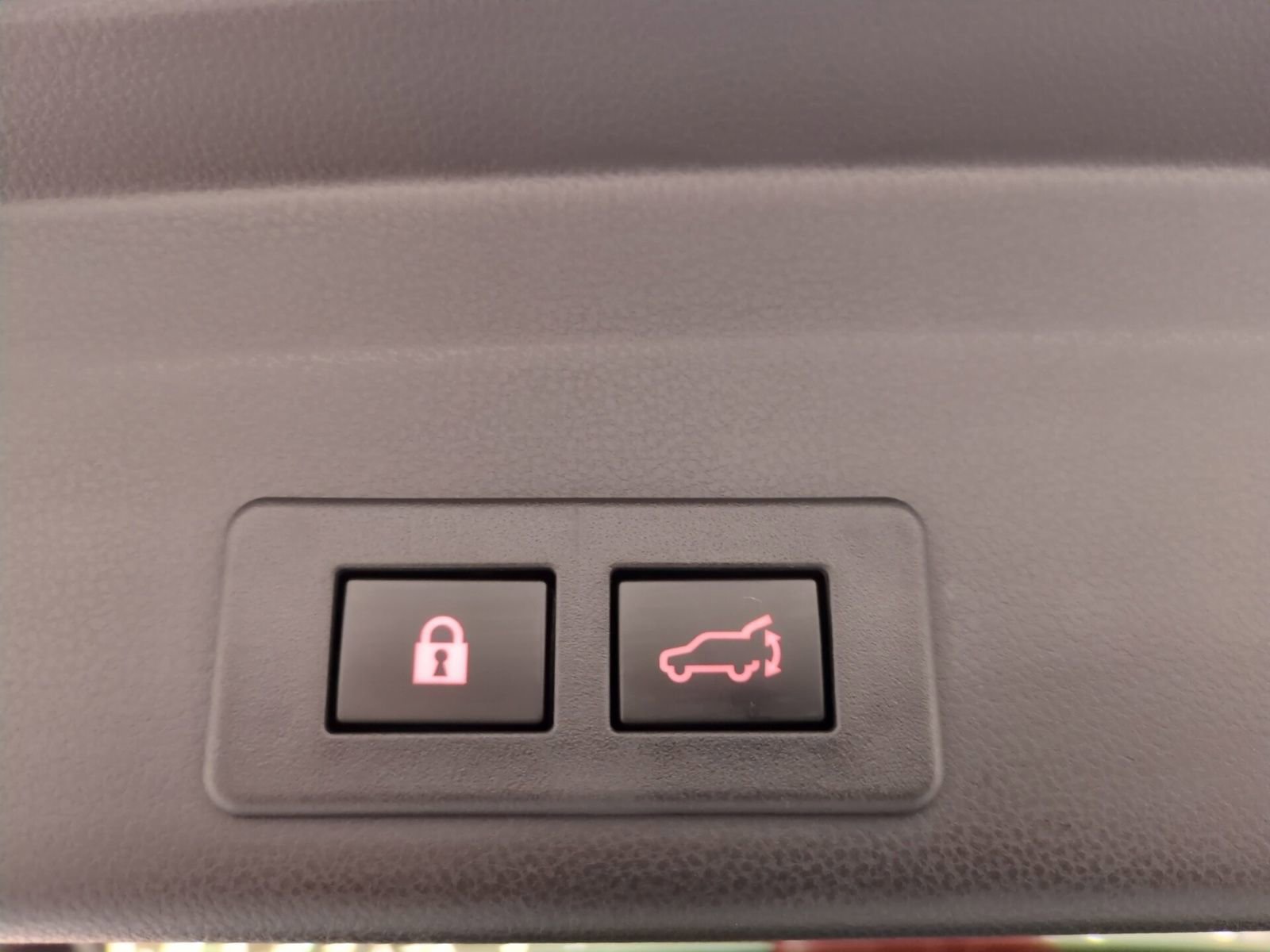 Certified 2022 Subaru Ascent Limited w/ Technology Package image 15