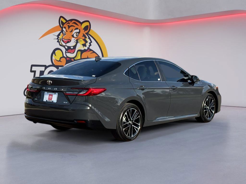 Used 2026 Toyota Camry XLE FWD image 5