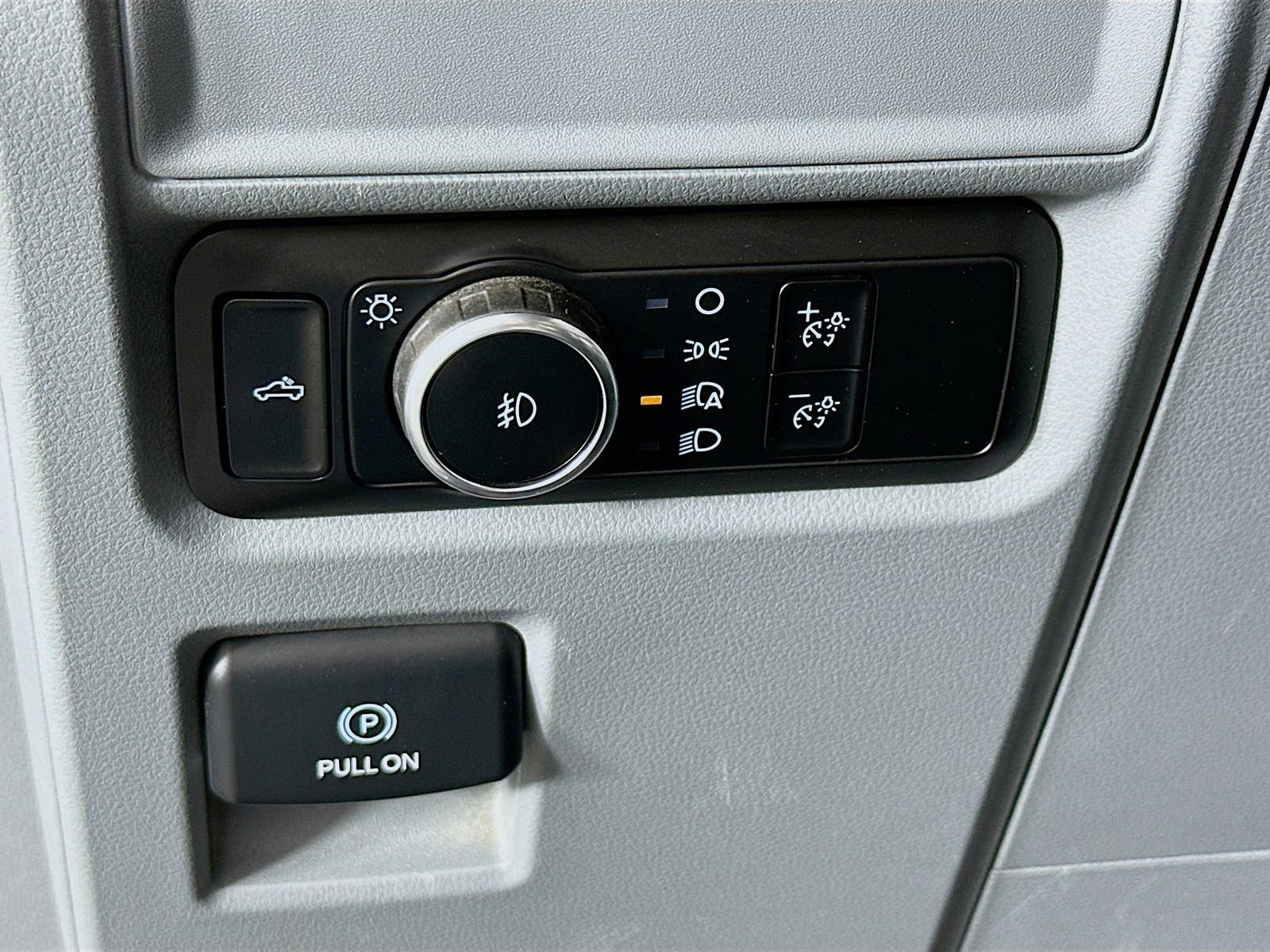 Used 2024 Ford F150 XLT w/ Tow/Haul Package image 11