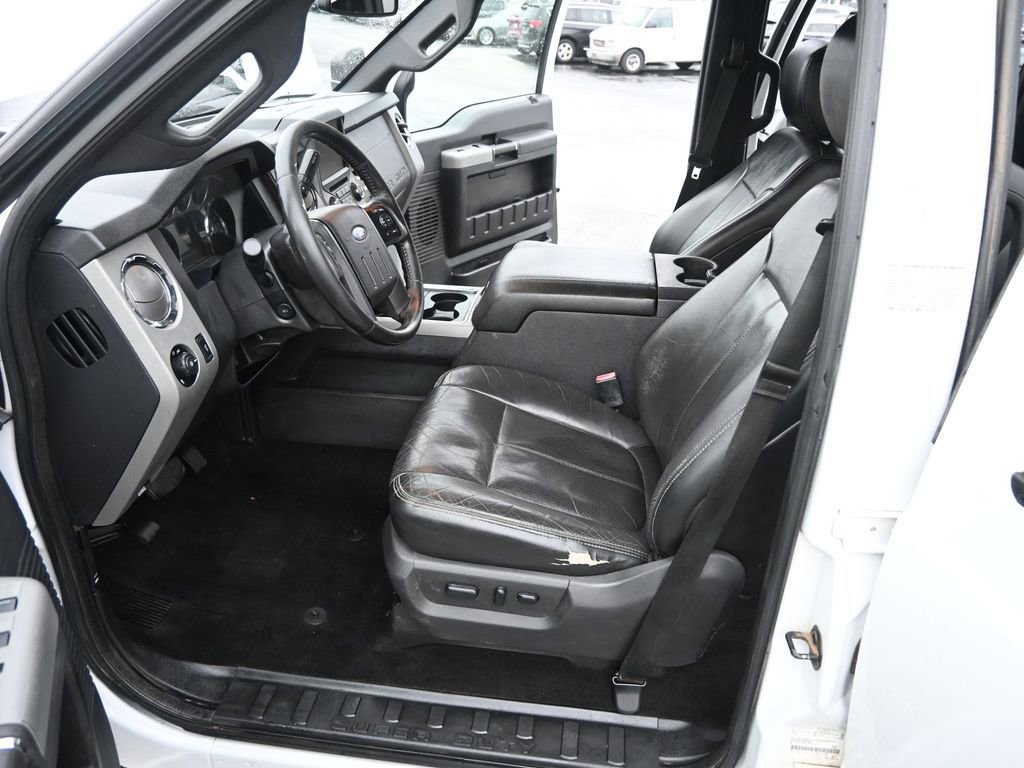Used 2015 Ford F350 Lariat w/ Lariat Interior Package image 11