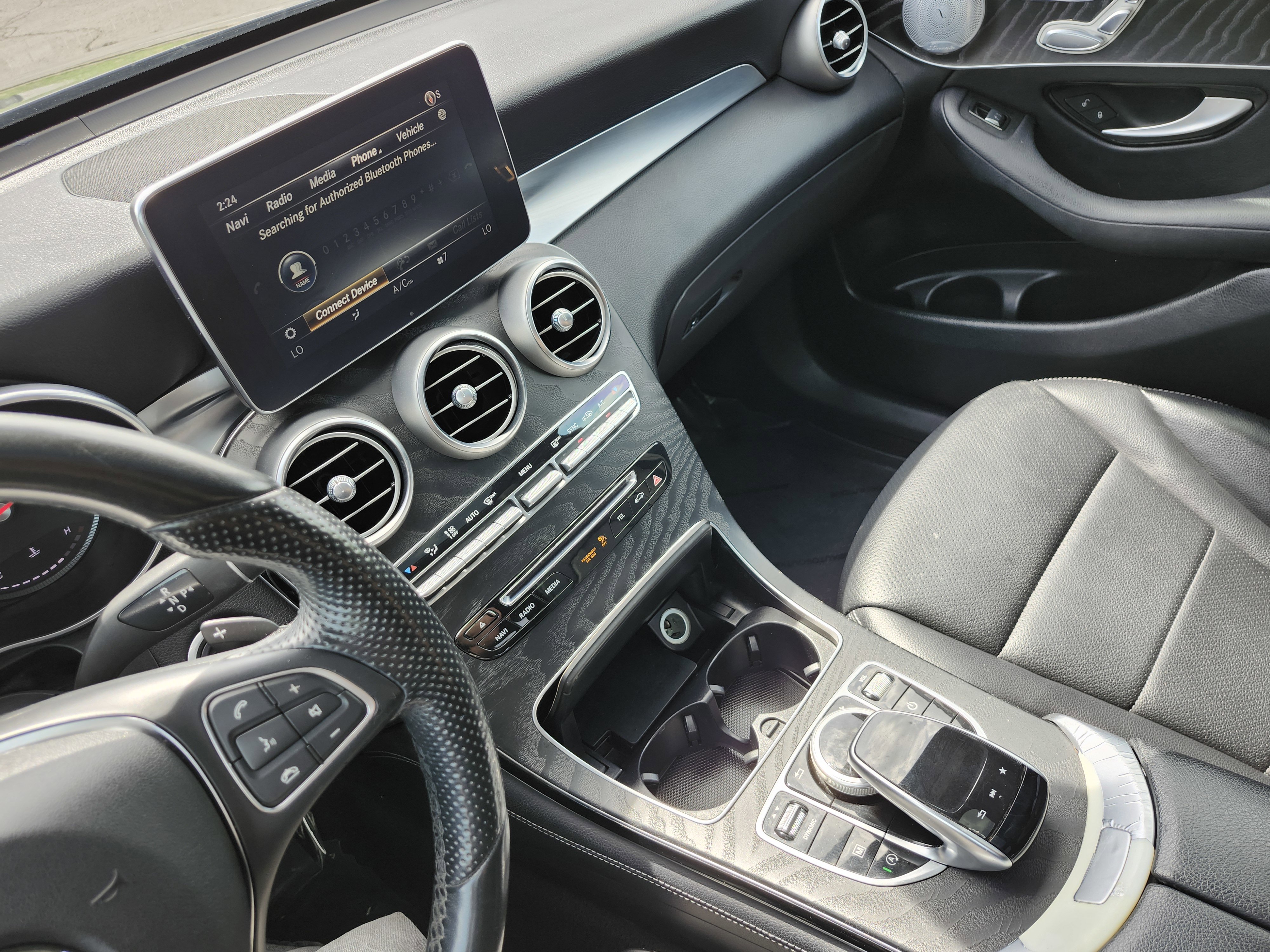Used 2018 Mercedes-Benz GLC 300 4MATIC w/ Multimedia Package image 32