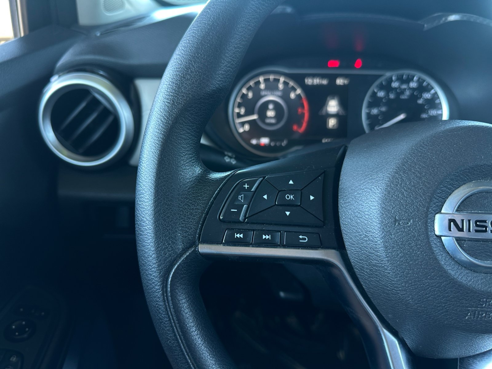Used 2020 Nissan Versa SV FWD image 18