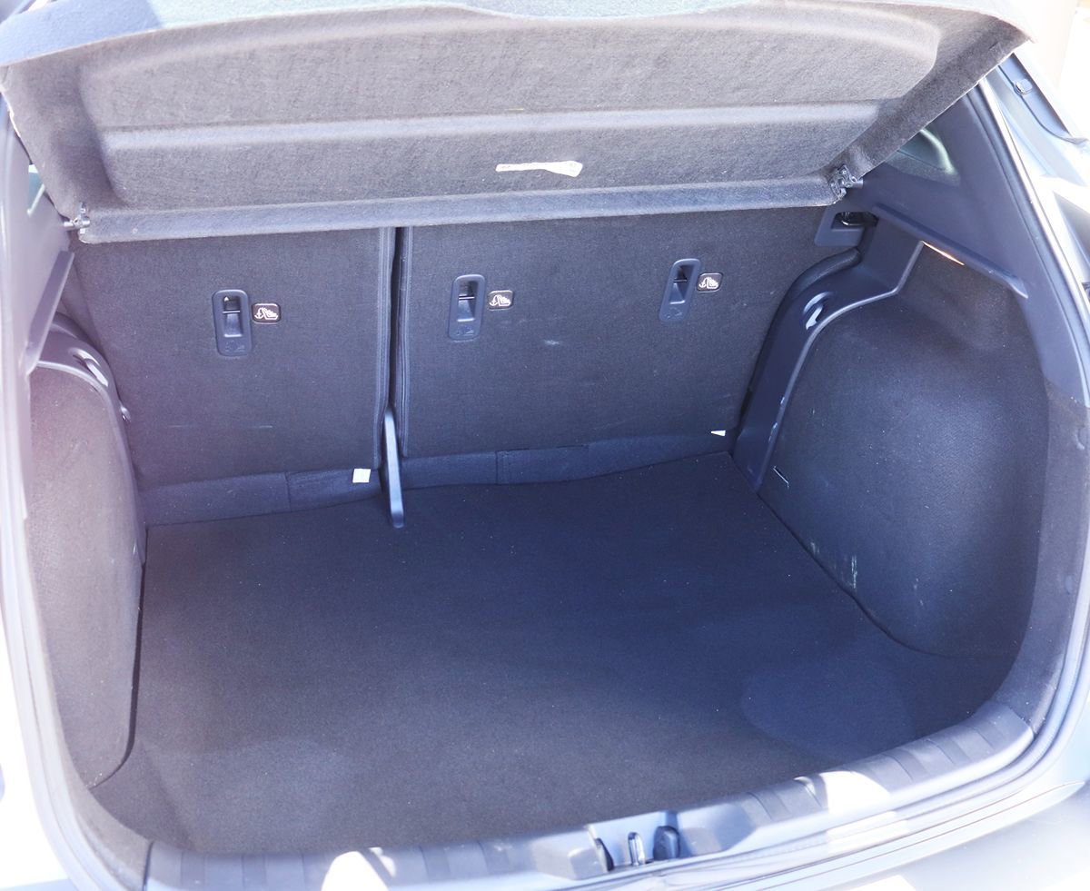 Used 2020 Nissan Kicks SV FWD image 25