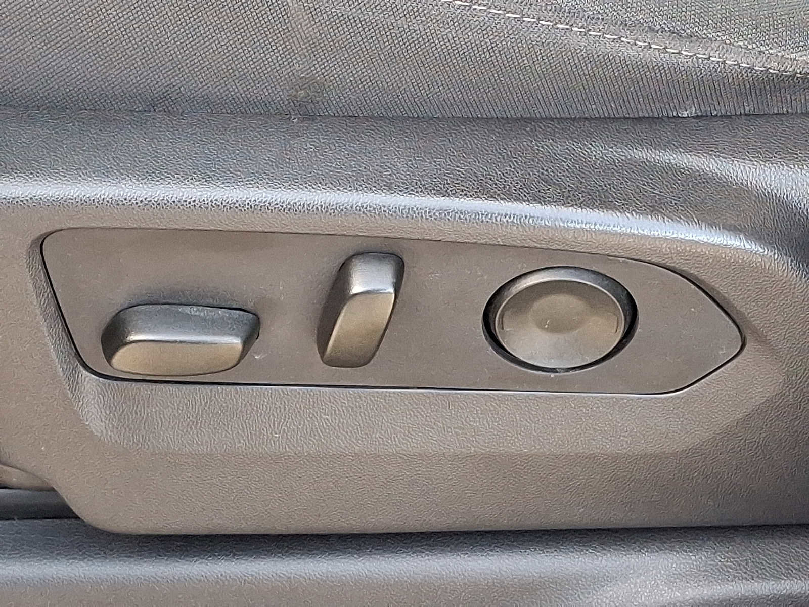 Used 2025 Chevrolet Silverado 1500 LT image 28