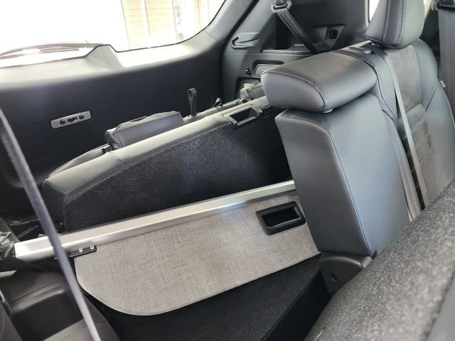 Used 2023 Mitsubishi Outlander SE AWD/4WD image 17