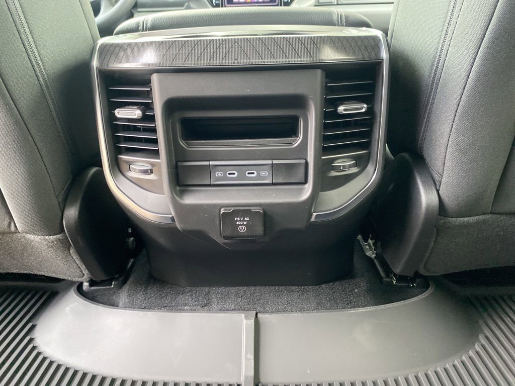 New 2026 RAM 1500 4x4 Crew Cab image 17