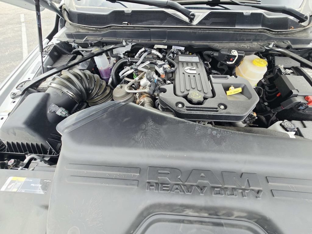 New 2026 RAM 3500 Tradesman AWD/4WD image 16
