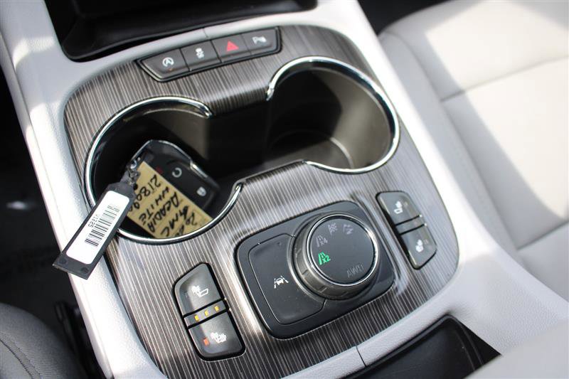 Used 2020 GMC Acadia SLT w/ Driver Alert Package II image 20