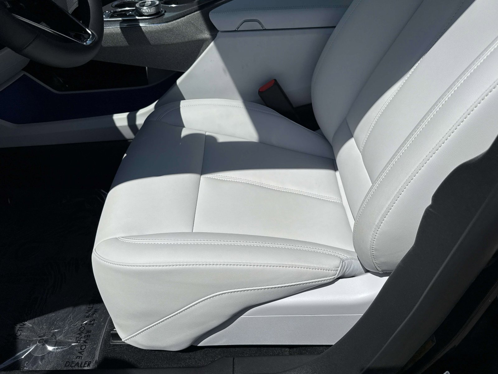 Used 2026 Cadillac Optiq Sport 1 w/ LPO, Floor Liner Package AWD/4WD image 22