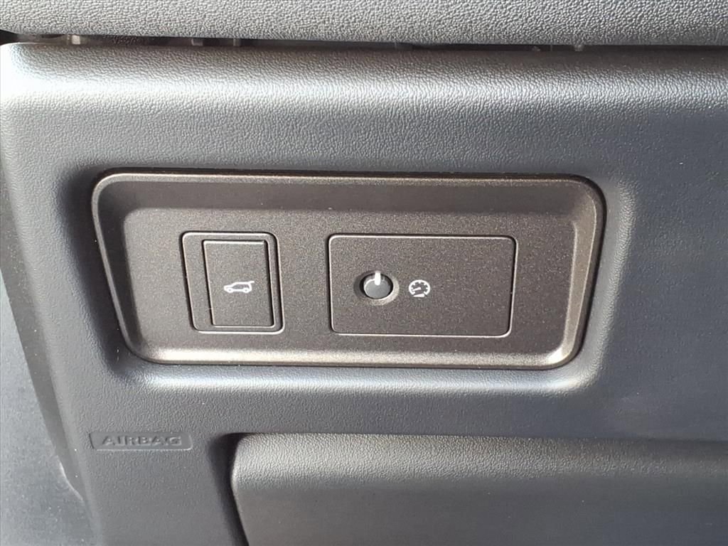 Used 2019 Land Rover Range Rover Evoque SE image 18