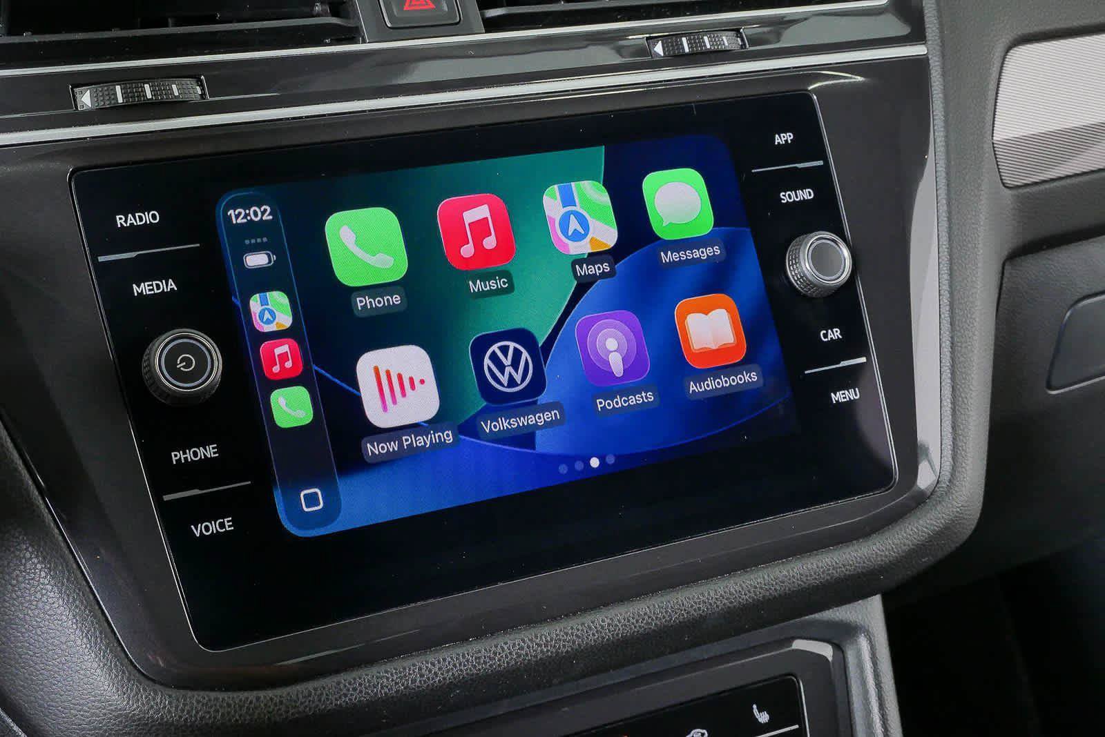 Certified 2024 Volkswagen Tiguan SE FWD image 14