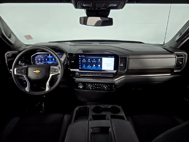 Used 2023 Chevrolet Silverado 1500 LT AWD/4WD image 25