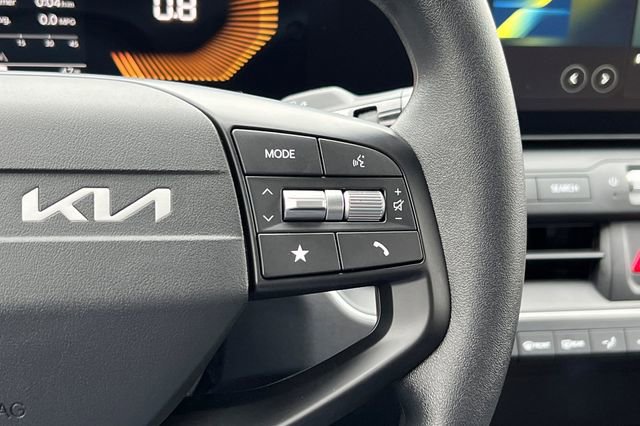 New 2025 Kia K4 LX image 27