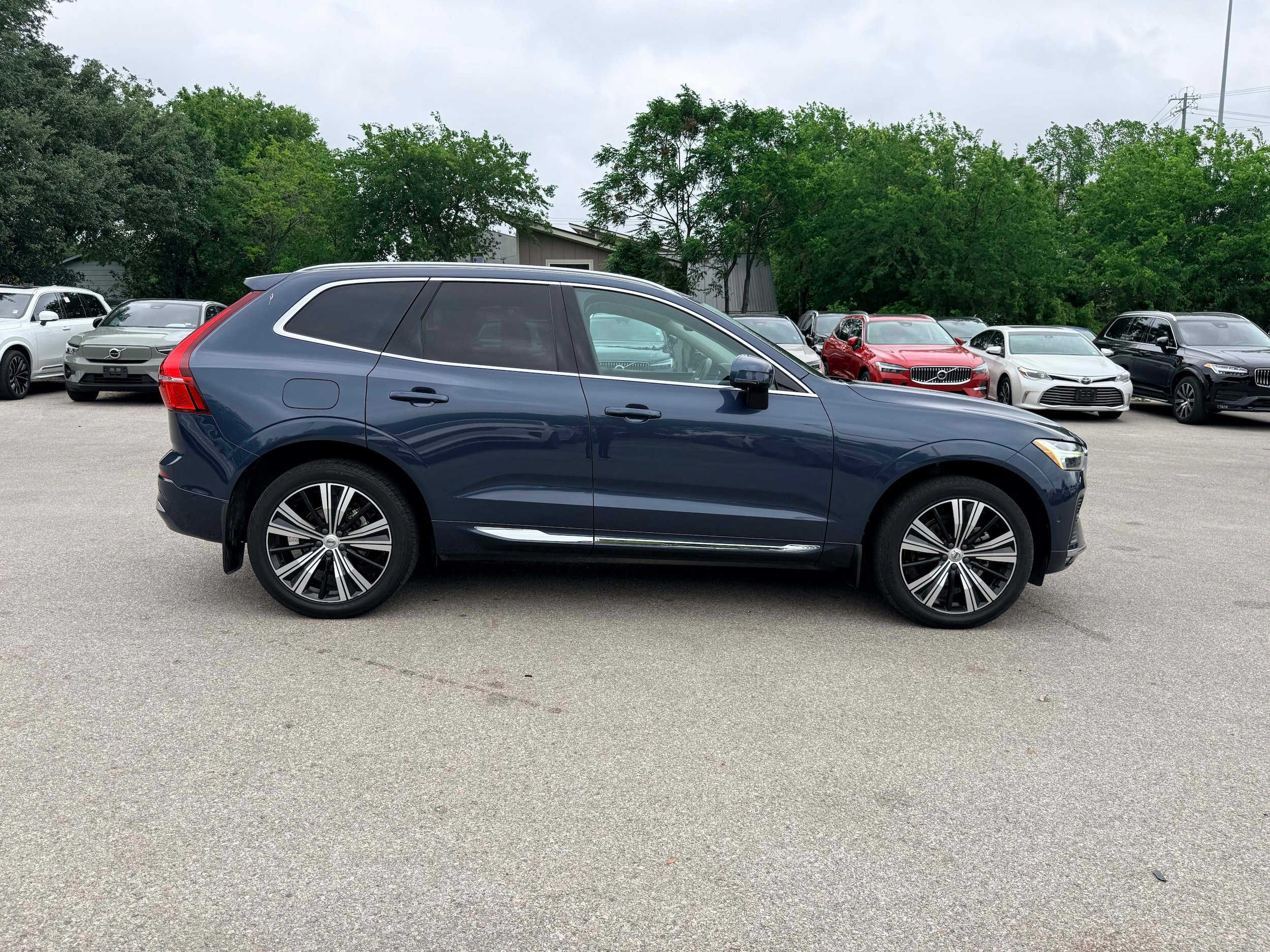 Certified 2023 Volvo XC60 B5 Plus w/ Protection Package Premier AWD/4WD image 6