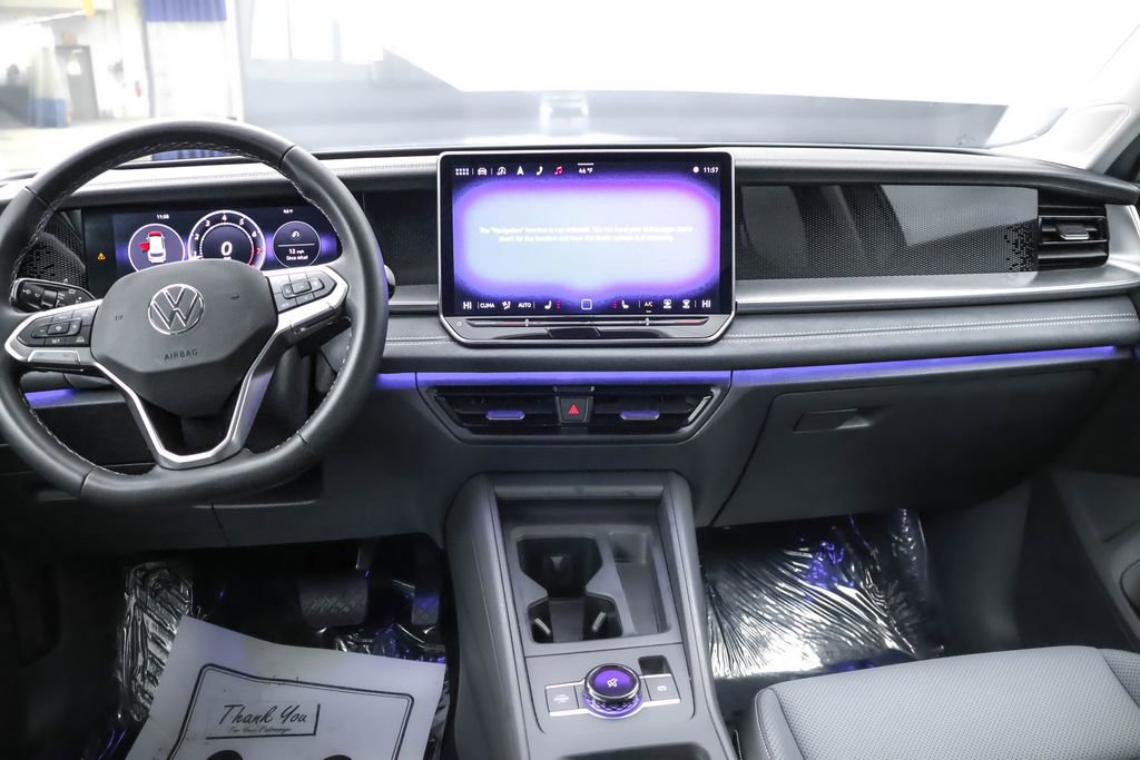 Used 2025 Volkswagen Tiguan SE image 18