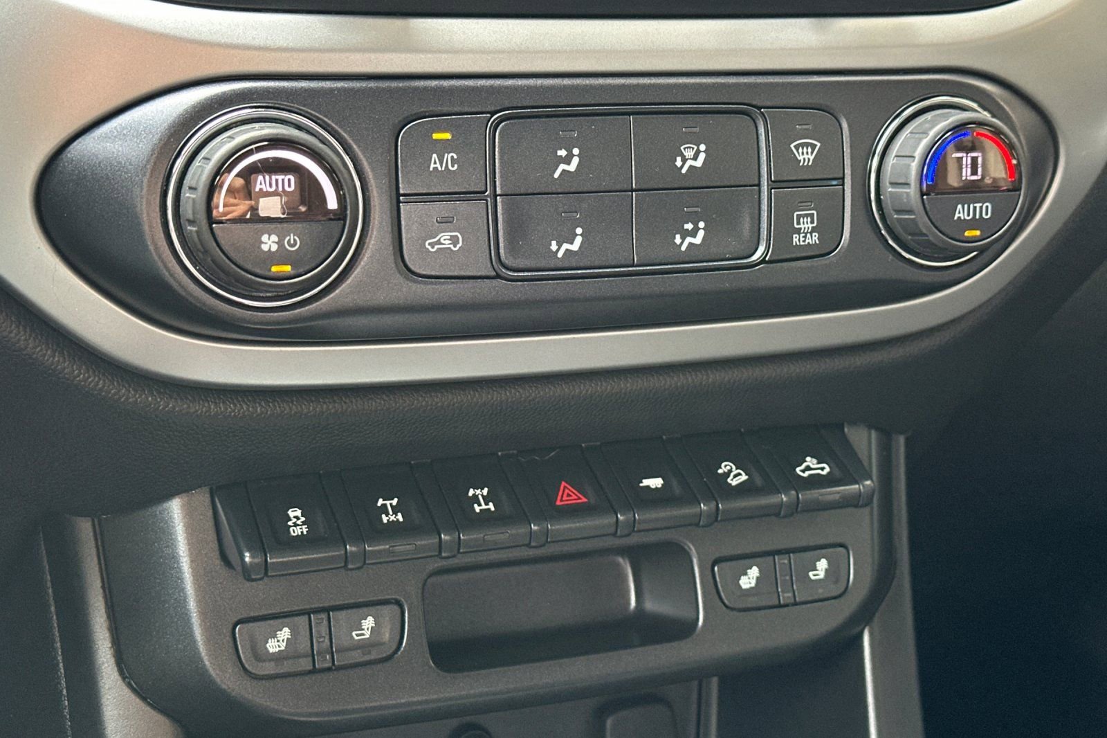 Certified 2020 Chevrolet Colorado ZR2 w/ ZR2 Midnight Special Edition image 26