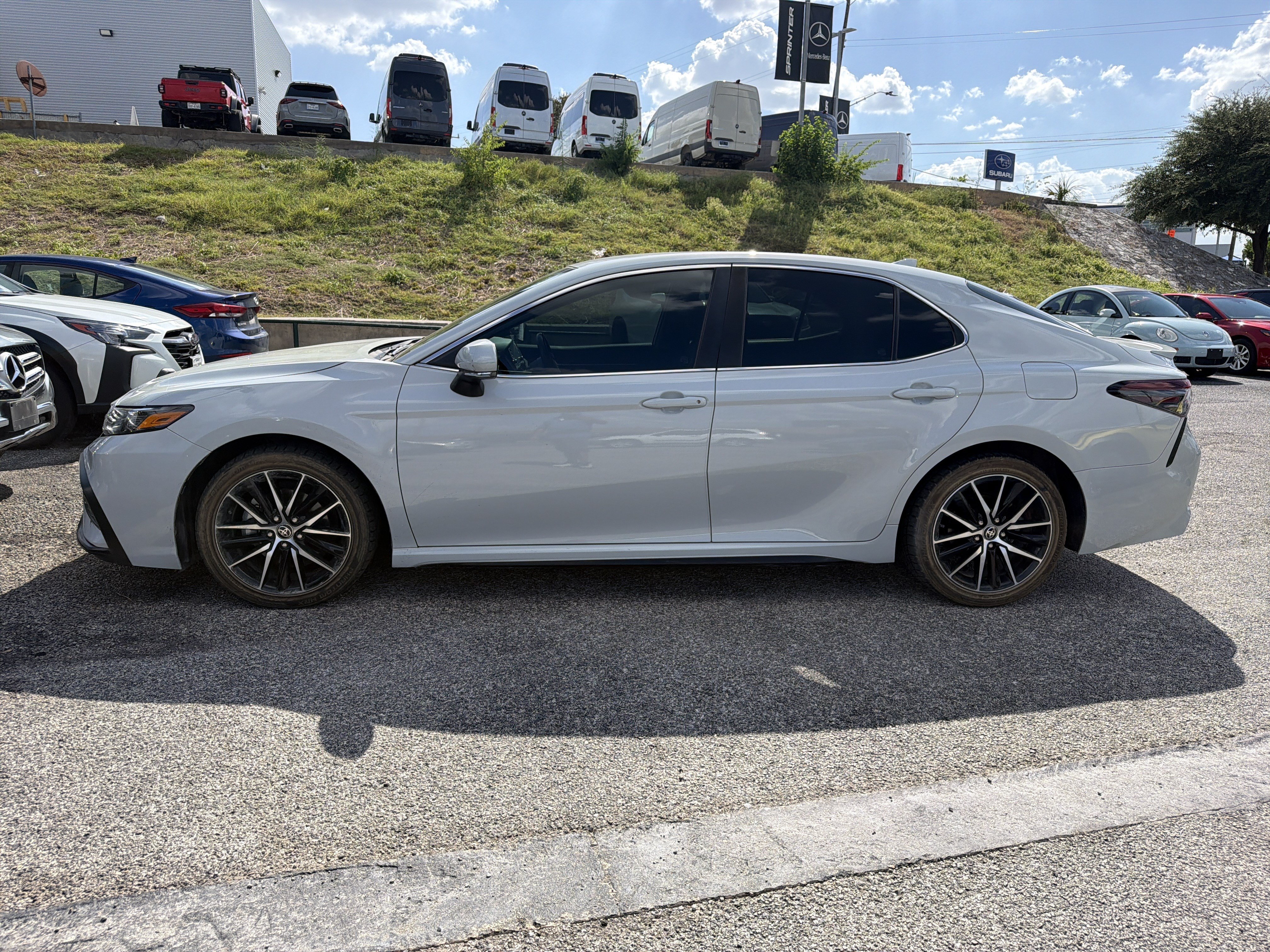Used 2024 Toyota Camry SE FWD image 6
