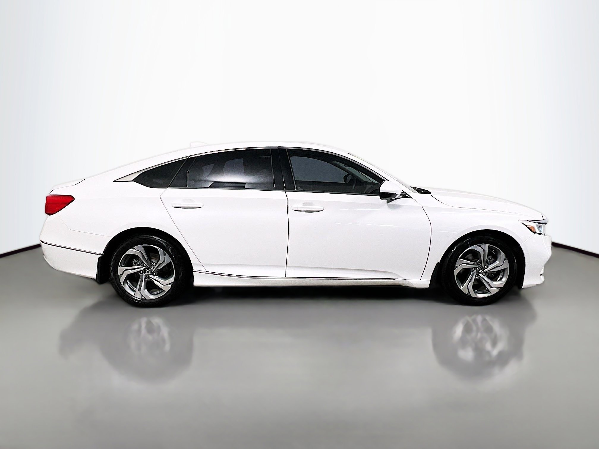 Used 2018 Honda Accord EX-L image 3