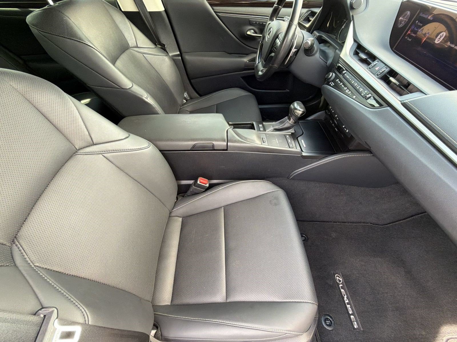 Used 2019 Lexus ES 300h w/ Premium Package FWD image 24