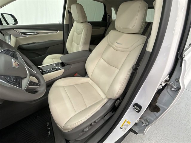 Used 2022 Cadillac XT5 Premium Luxury w/ Technology Package image 11
