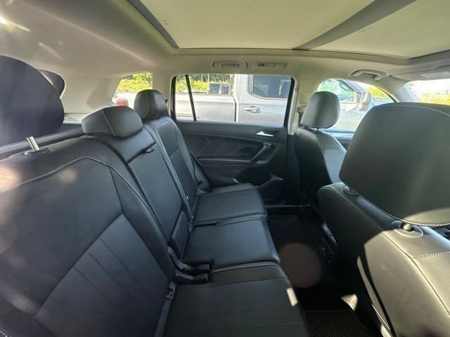 Used 2024 Volkswagen Tiguan SE w/ Panoramic Sunroof Package AWD/4WD image 16