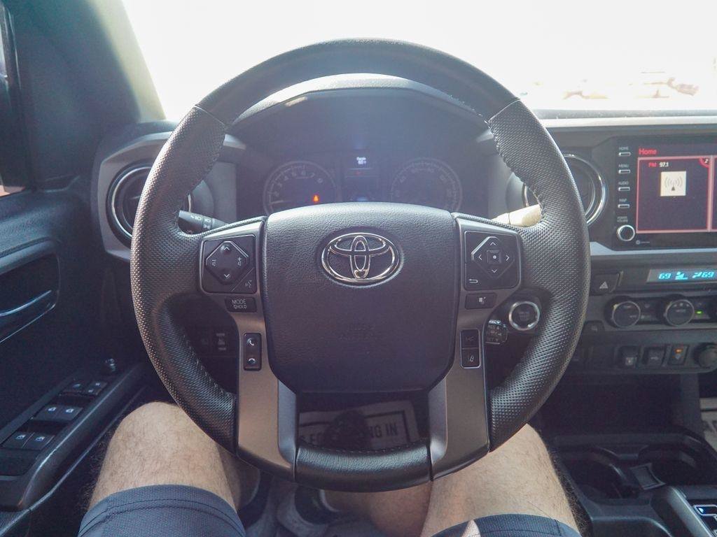 Used 2022 Toyota Tacoma TRD Off-Road AWD/4WD image 18