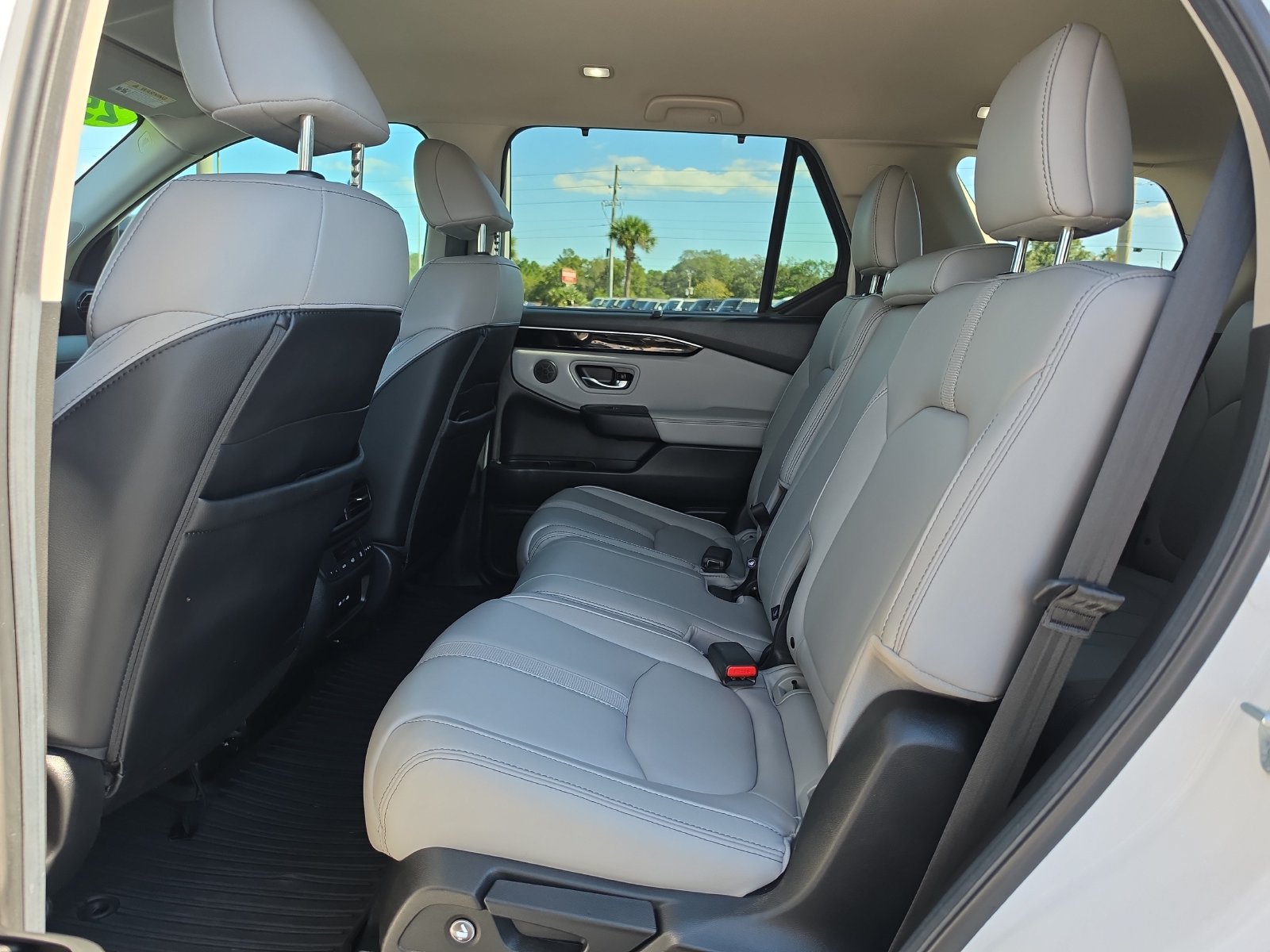 Used 2025 Honda Pilot EX-L image 14