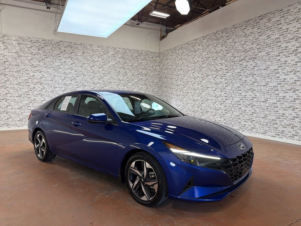 Certified 2023 Hyundai Elantra SEL w/ Convenience Package image 1