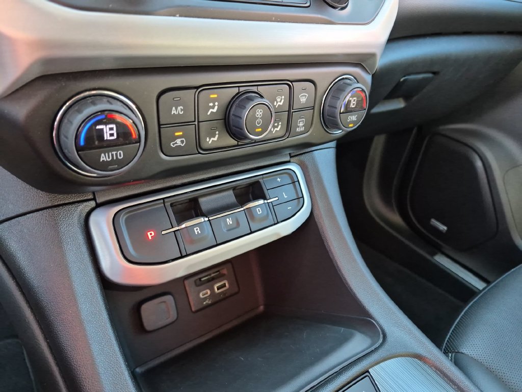 Used 2023 GMC Acadia SLT w/ Technology Package FWD image 23