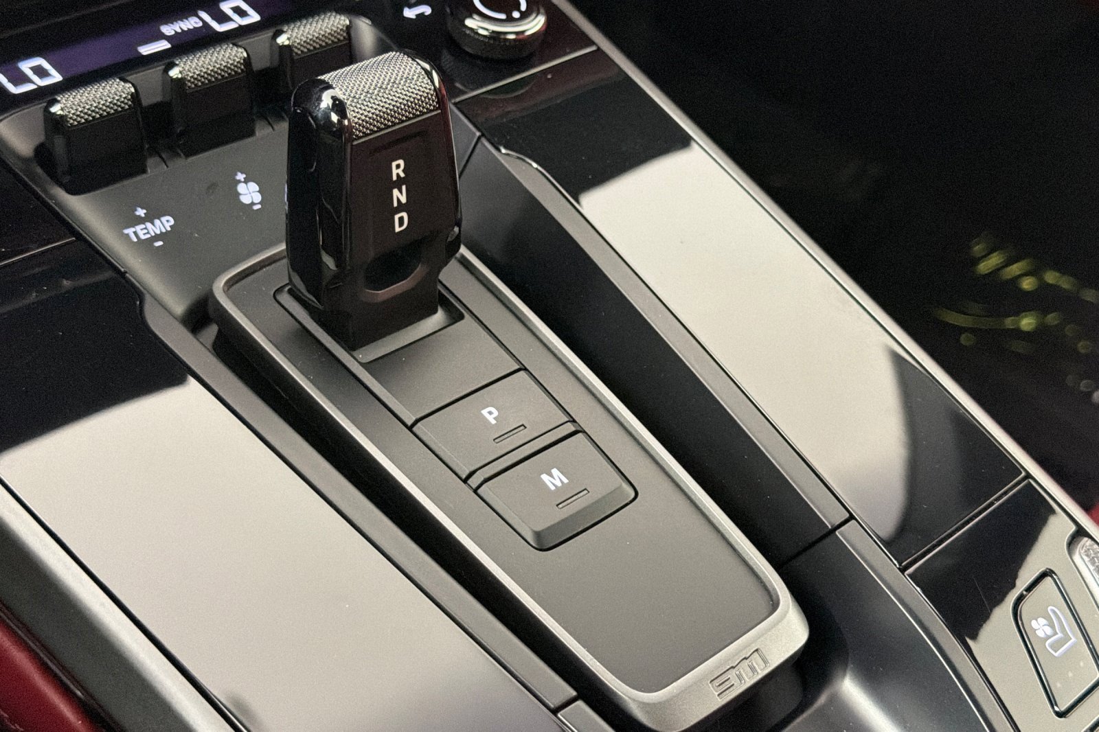 Used 2024 Porsche 911 Carrera w/ Premium Package image 19