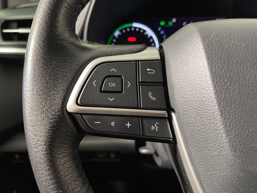Certified 2025 Toyota Sienna XLE FWD image 26