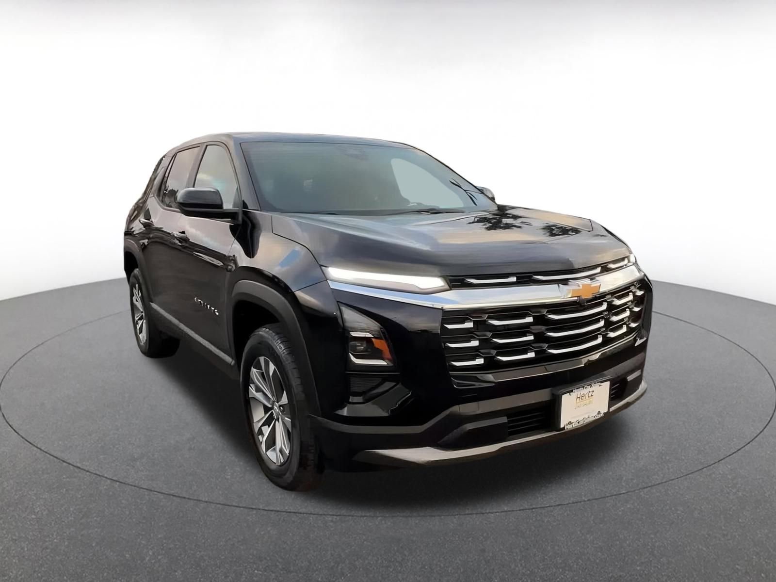 Used 2025 Chevrolet Equinox LT image 3