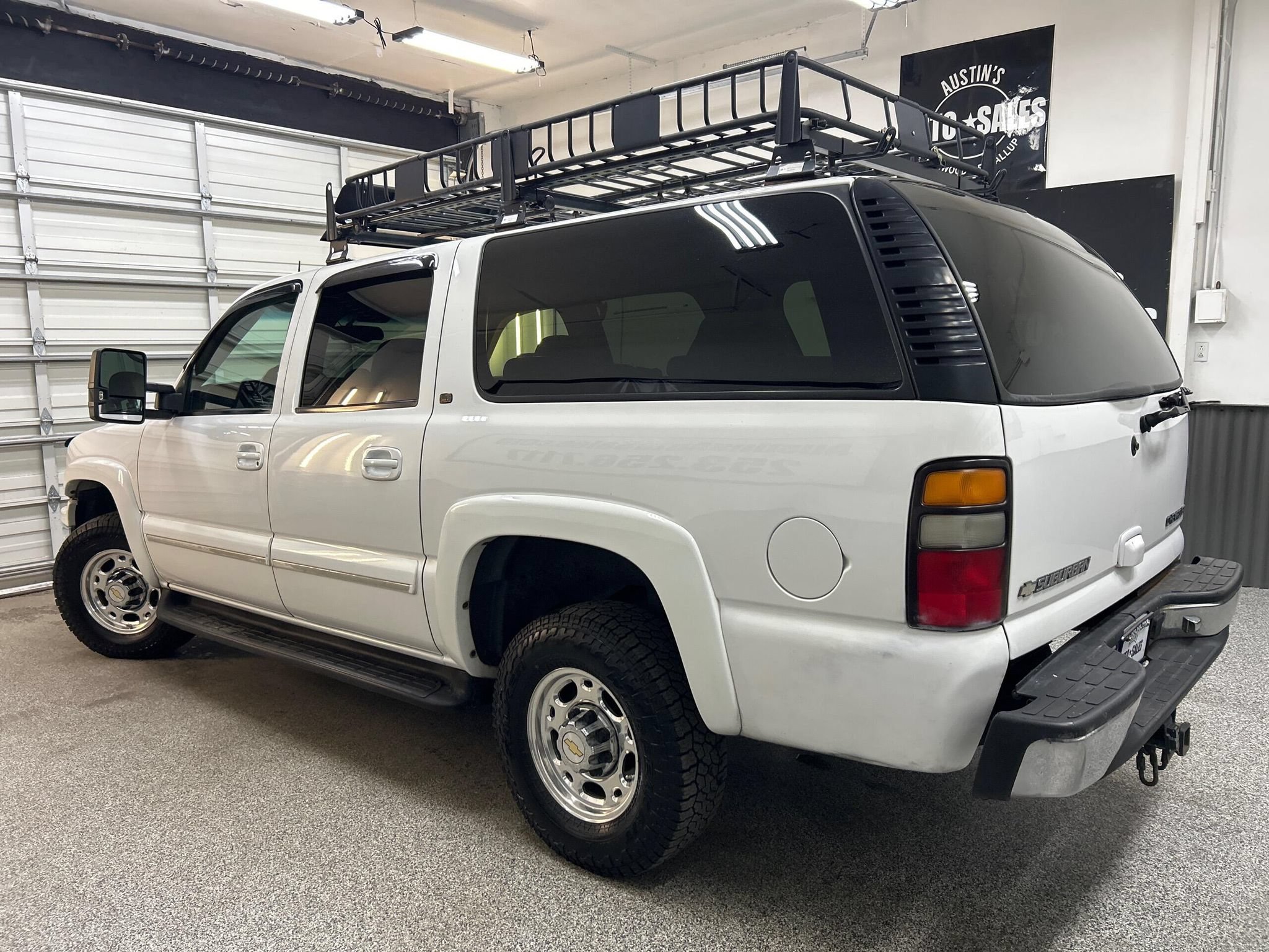 Used 2003 Chevrolet Suburban 2500 LT w/ LT Preferred Equipment Group AWD/4WD image 4